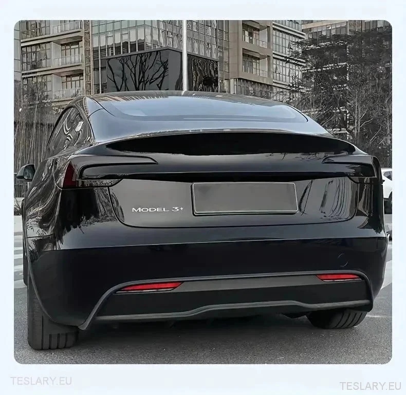 Tesla Model 3+ Logo „ +” srebrny logo
